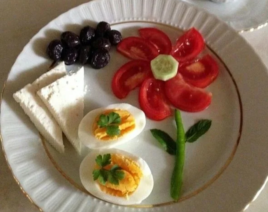Красиво украсить завтрак